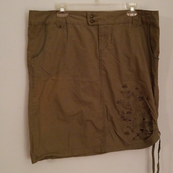 Army Green Embroidered Torrid Skirt - Picture 1 of 7